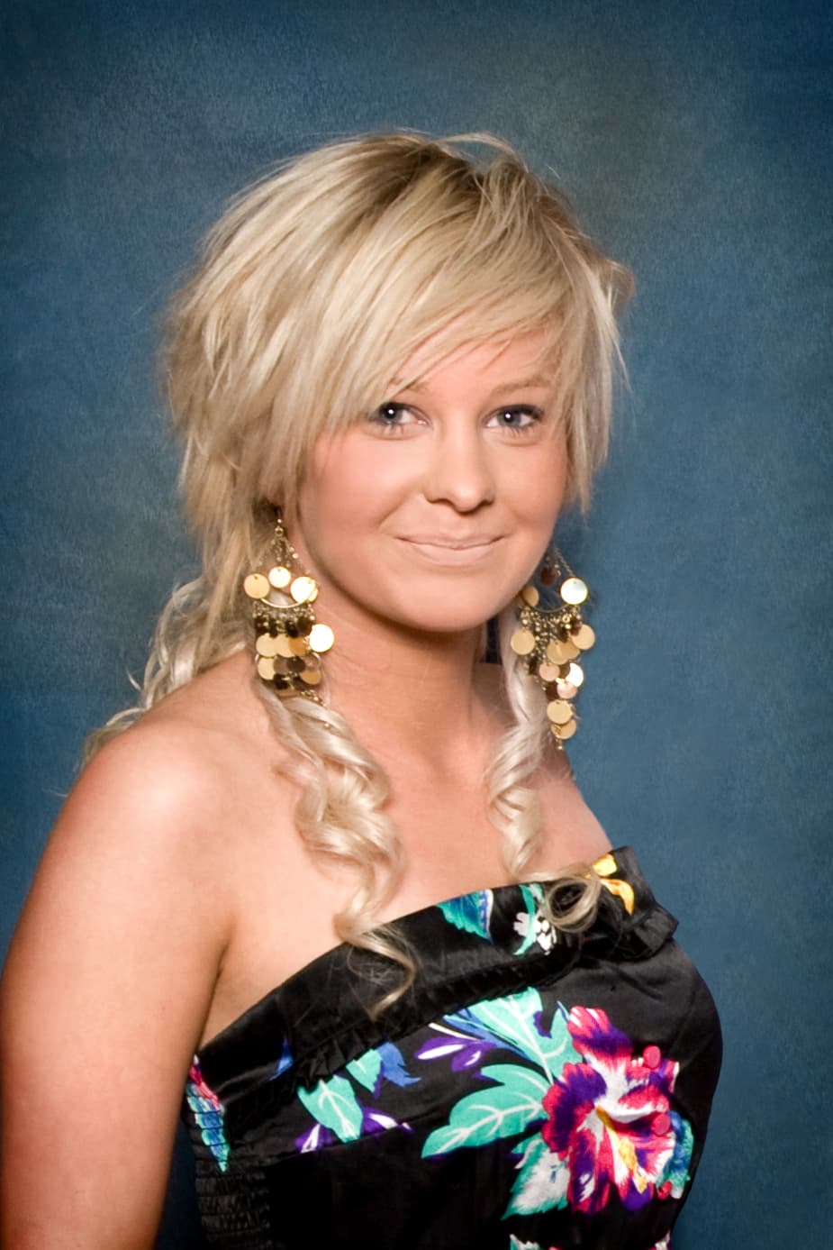 A portrait photo of Hannah